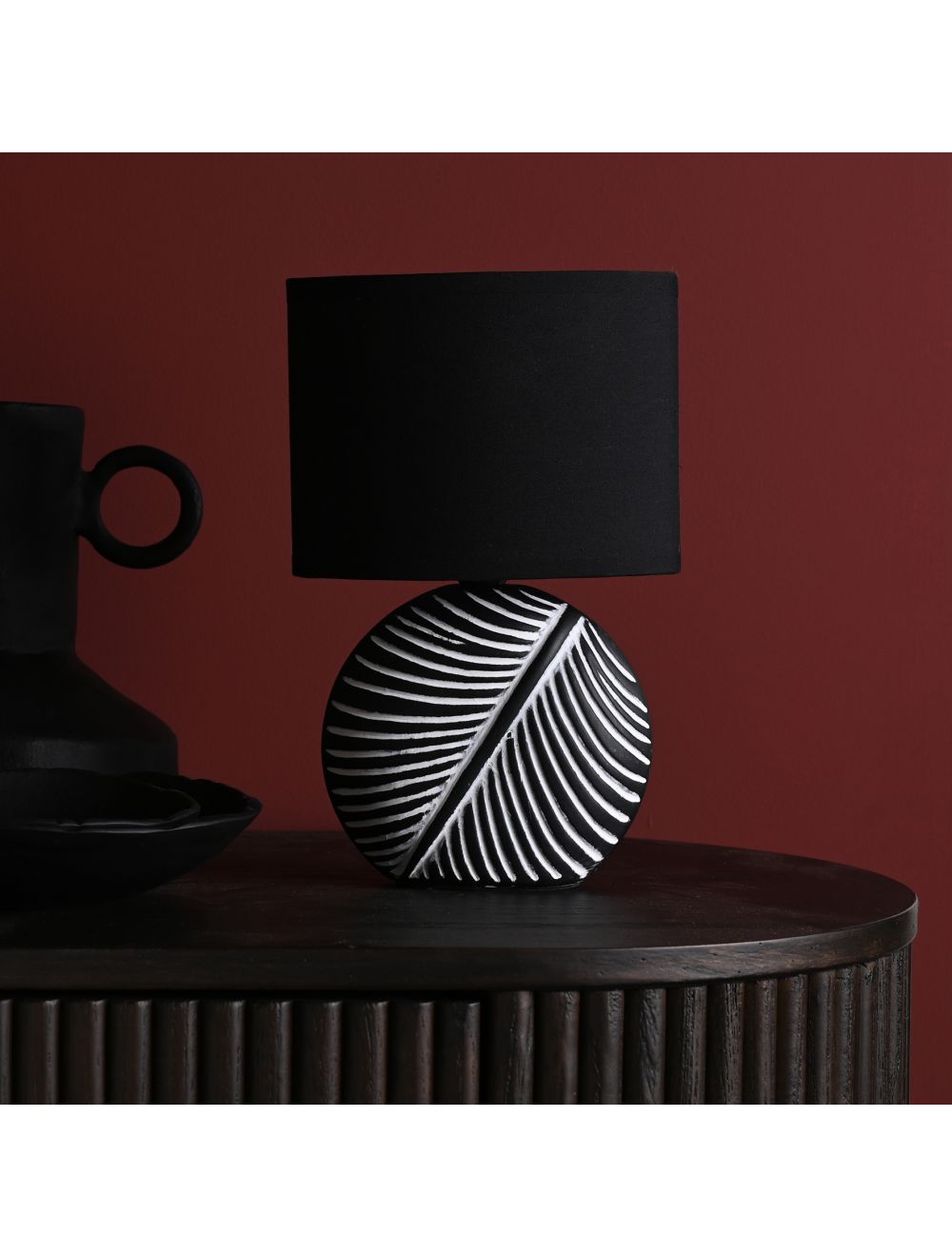 Circle Leaf Lamp - Black